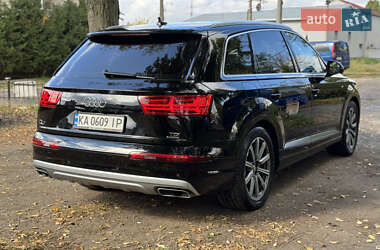 Внедорожник / Кроссовер Audi Q7 2017 в 