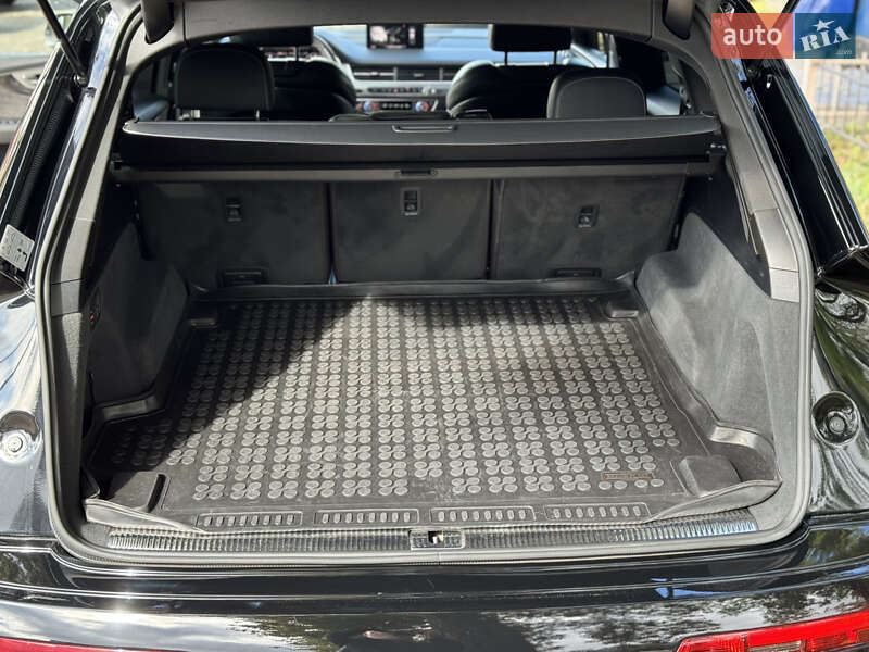 Внедорожник / Кроссовер Audi Q7 2017 в Киеве