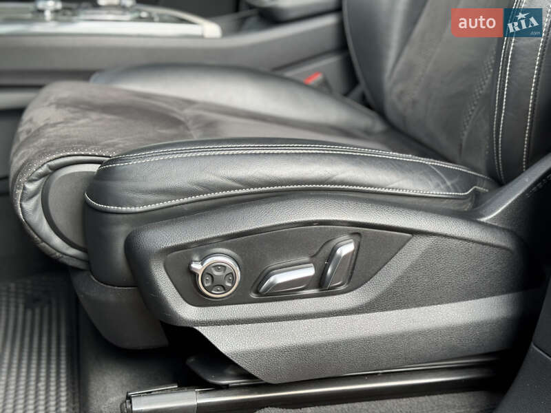 Внедорожник / Кроссовер Audi Q7 2017 в Киеве