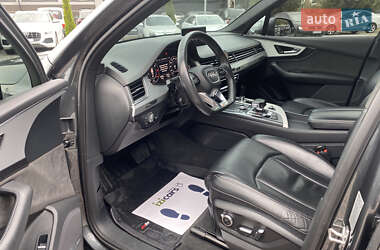 Позашляховик / Кросовер Audi Q7 2018 в 