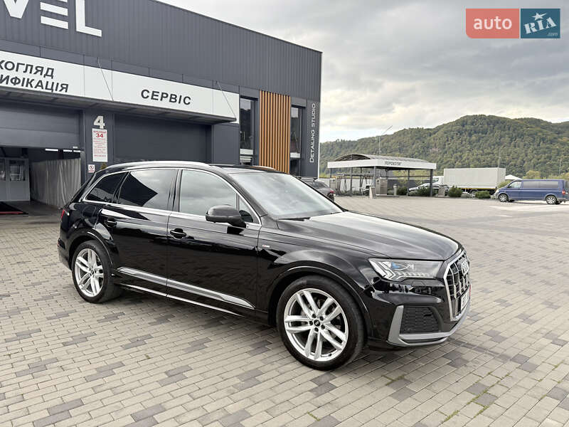 Позашляховик / Кросовер Audi Q7 2019 в Хусті