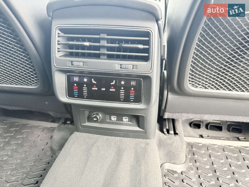 Позашляховик / Кросовер Audi Q7 2019 в Хусті