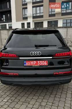Внедорожник / Кроссовер Audi Q7 2020 в 