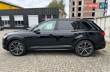 Внедорожник / Кроссовер Audi Q7 2020 в 
