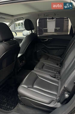 Внедорожник / Кроссовер Audi Q7 2020 в 
