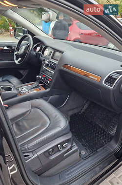 Позашляховик / Кросовер Audi Q7 2015 в 