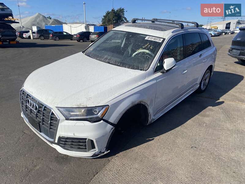 Внедорожник / Кроссовер Audi Q7 2020 в 