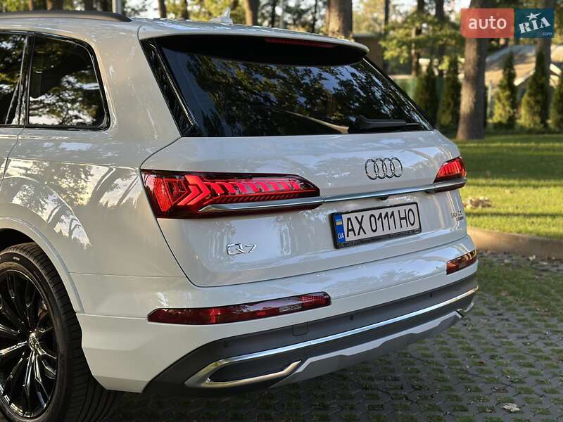 Позашляховик / Кросовер Audi Q7 2023 в Харкові