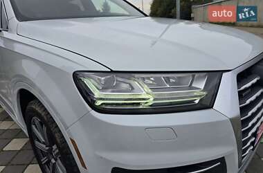 Внедорожник / Кроссовер Audi Q7 2017 в 