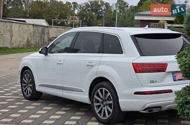 Внедорожник / Кроссовер Audi Q7 2017 в 