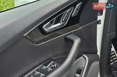 Внедорожник / Кроссовер Audi Q7 2017 в 