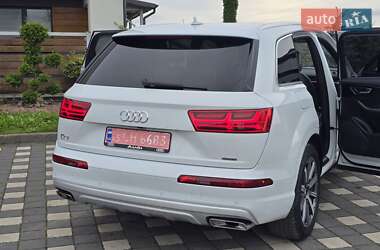 Внедорожник / Кроссовер Audi Q7 2017 в 