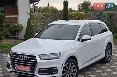 Внедорожник / Кроссовер Audi Q7 2017 в 