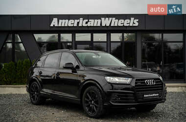 Внедорожник / Кроссовер Audi Q7 2017 в 