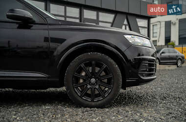 Внедорожник / Кроссовер Audi Q7 2017 в 