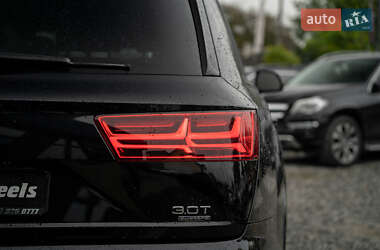 Внедорожник / Кроссовер Audi Q7 2017 в 