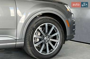 Внедорожник / Кроссовер Audi Q7 2015 в 