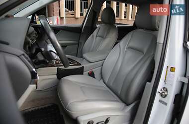 Позашляховик / Кросовер Audi Q7 2017 в 