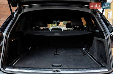 Внедорожник / Кроссовер Audi Q7 2010 в 