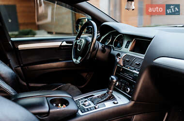 Внедорожник / Кроссовер Audi Q7 2010 в 
