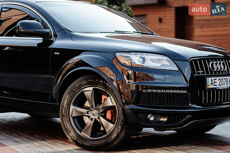 Позашляховик / Кросовер Audi Q7 2010 в Дніпрі