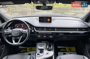 Позашляховик / Кросовер Audi Q7 2017 в 