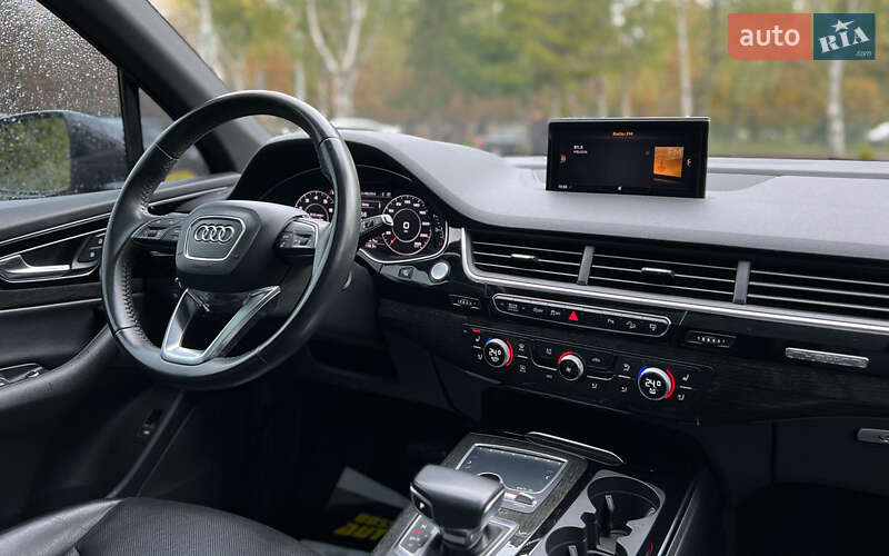 Позашляховик / Кросовер Audi Q7 2017 в Львові