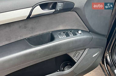 Внедорожник / Кроссовер Audi Q7 2015 в 