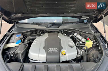 Внедорожник / Кроссовер Audi Q7 2015 в 