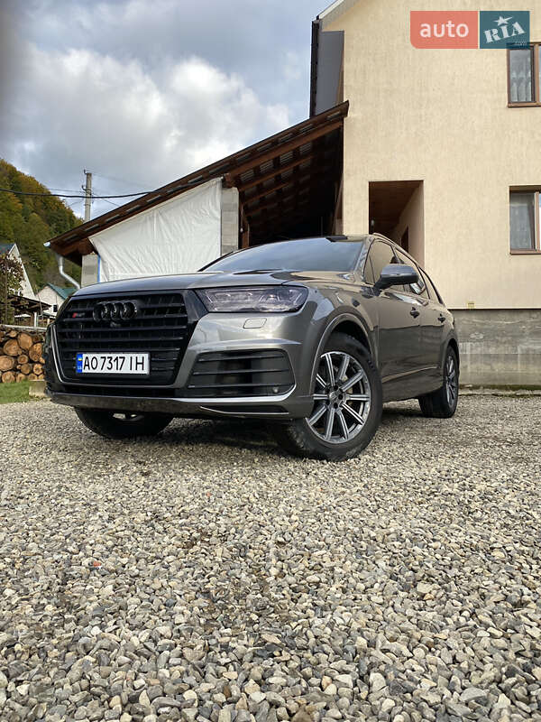Позашляховик / Кросовер Audi Q7 2016 в Тячеві