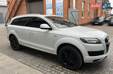 Позашляховик / Кросовер Audi Q7 2015 в 