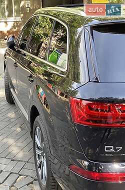 Внедорожник / Кроссовер Audi Q7 2017 в Южноукраинске
