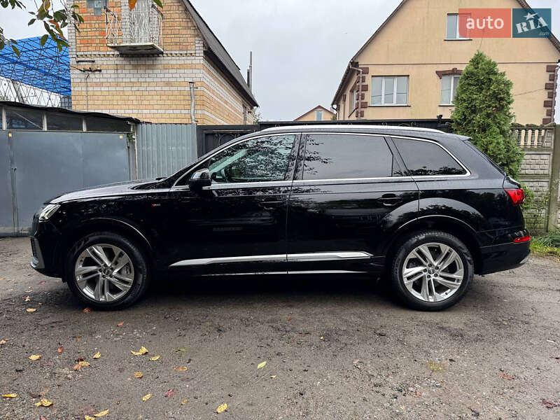 Внедорожник / Кроссовер Audi Q7 2020 в Киеве