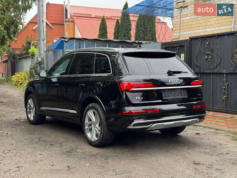 Внедорожник / Кроссовер Audi Q7 2020 в Киеве