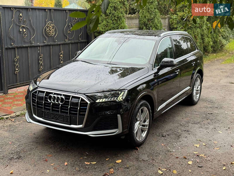 Внедорожник / Кроссовер Audi Q7 2020 в Киеве