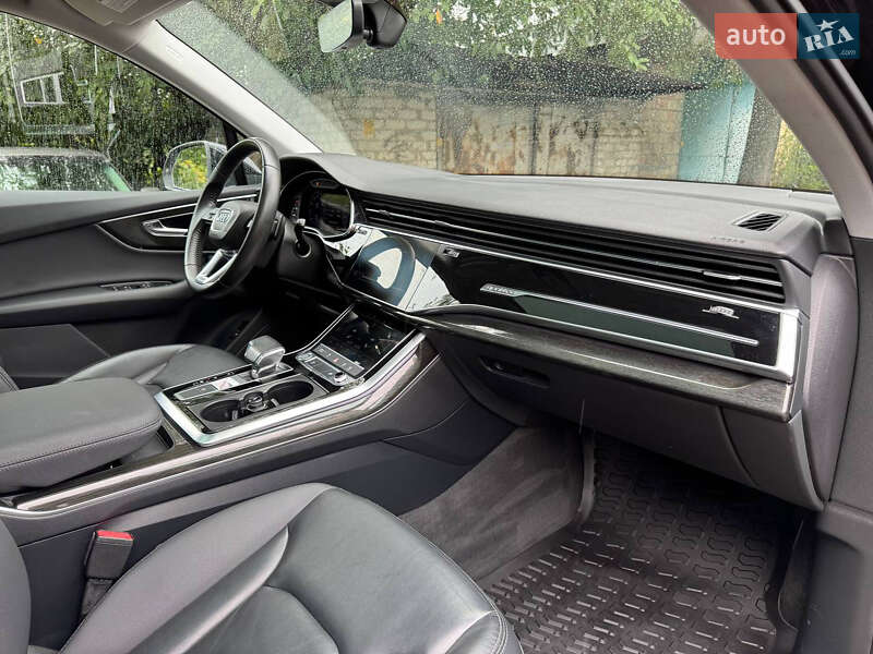 Внедорожник / Кроссовер Audi Q7 2020 в Киеве