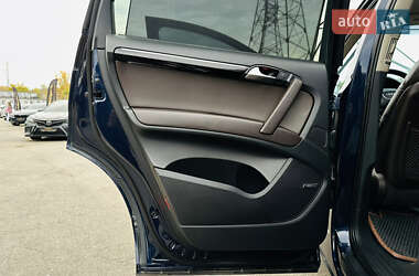 Внедорожник / Кроссовер Audi Q7 2012 в 