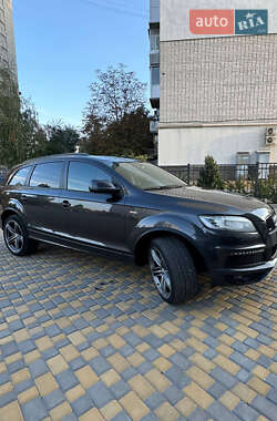 Внедорожник / Кроссовер Audi Q7 2013 в 