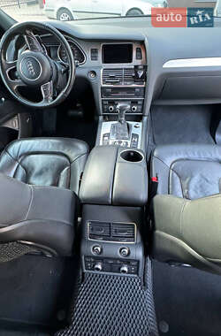 Внедорожник / Кроссовер Audi Q7 2013 в 