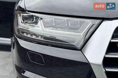 Внедорожник / Кроссовер Audi Q7 2017 в 