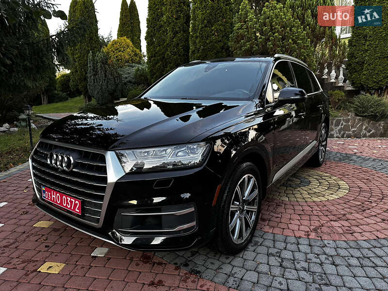 Внедорожник / Кроссовер Audi Q7 2018 в 