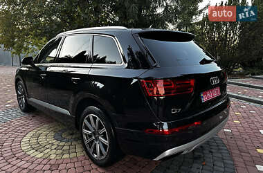 Внедорожник / Кроссовер Audi Q7 2018 в 