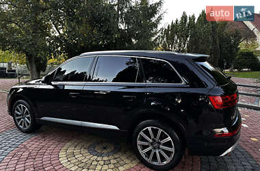 Внедорожник / Кроссовер Audi Q7 2018 в 