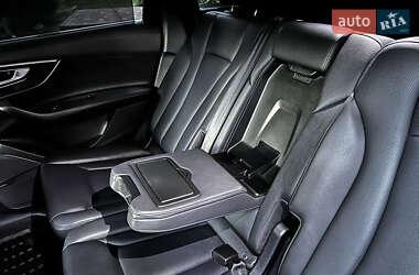 Внедорожник / Кроссовер Audi Q7 2018 в 