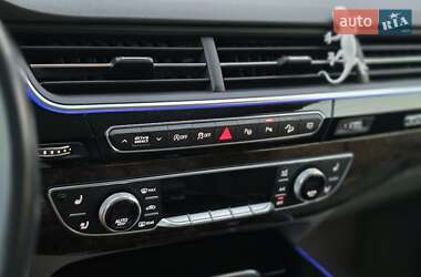 Внедорожник / Кроссовер Audi Q7 2019 в 