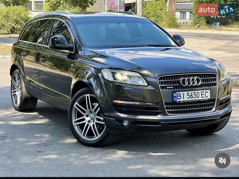 Позашляховик / Кросовер Audi Q7 2007 в 