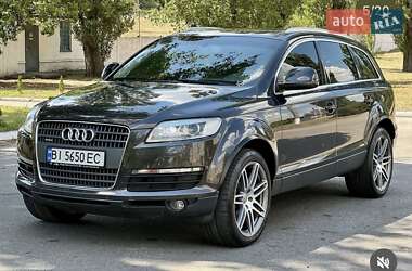 Позашляховик / Кросовер Audi Q7 2007 в 
