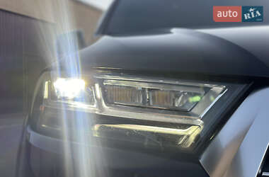 Позашляховик / Кросовер Audi Q7 2017 в 