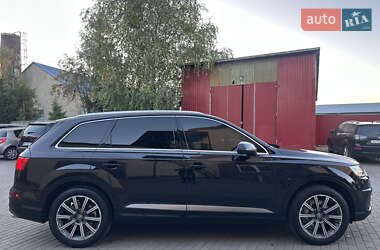 Позашляховик / Кросовер Audi Q7 2017 в 