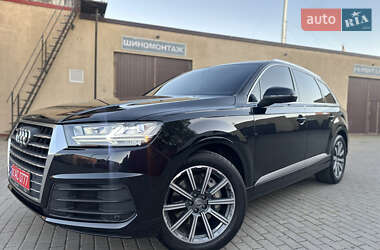 Позашляховик / Кросовер Audi Q7 2017 в 